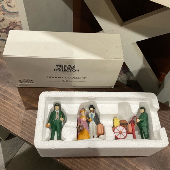 Department 56 Other - Heritage Village Collection Holiday Travelers Figurines dept 56